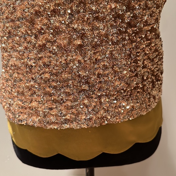 Gold sequin size M top - Picture 6 of 7